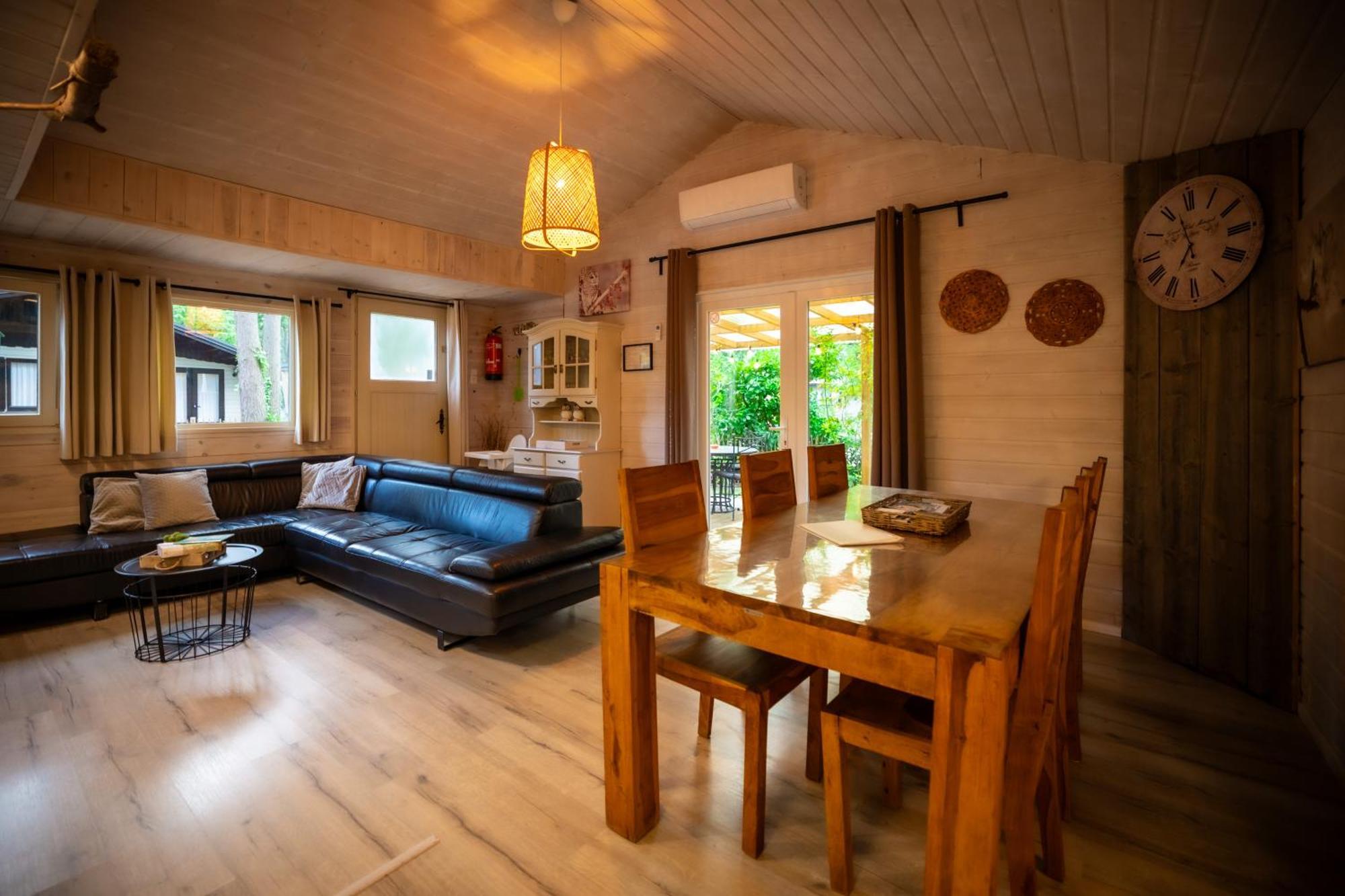 Chalet De Bosuil Zutendaal Exteriör bild